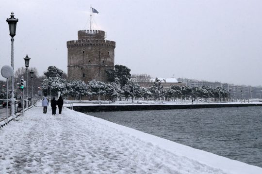 Ανοιχτοί θερμαινόμενοι χώροι ενόψει χιονιά στη Θεσσαλονίκη