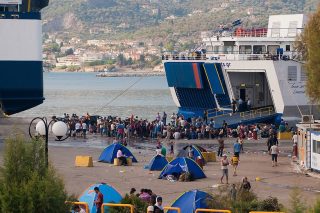 Ωρα ολικής αναβάθμισης για τα νησιά-ομπρέλες των προσφύγων
