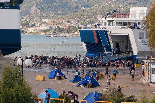 Ωρα ολικής αναβάθμισης για τα νησιά-ομπρέλες των προσφύγων