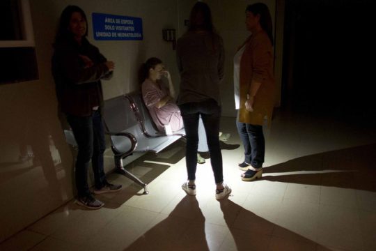 «Σκοτεινό» τοπίο η Βενεζουέλα με εκτεταμένες διακοπές ρεύματος