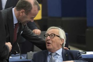 Κομισιόν και Βέμπερ «μαστιγώνουν» τον Ορμπαν