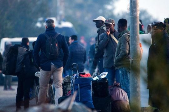 Η παραγκούπολη «έπεσε», η εκμετάλλευση παραμένει