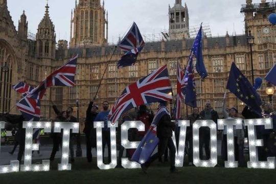 Brexit στη Βουλή των… Μόντι Πάιθον
