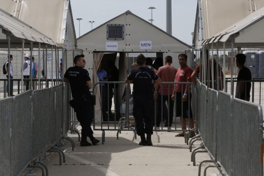 Ξανά στο σημείο μηδέν 3.000 αιτήματα ασύλου