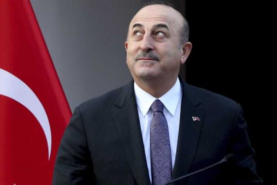 Τσαβούσογλου: «Η Ελλάδα παραβιάζει τα δικαιώματα της τουρκικής μειονότητας»!