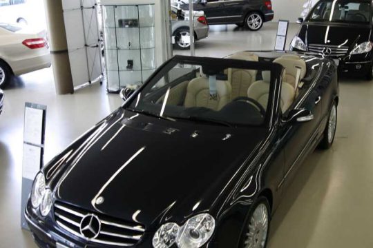 Η ΑΑΔΕ ζητά 85 εκατ. ευρώ από τη Mercedes