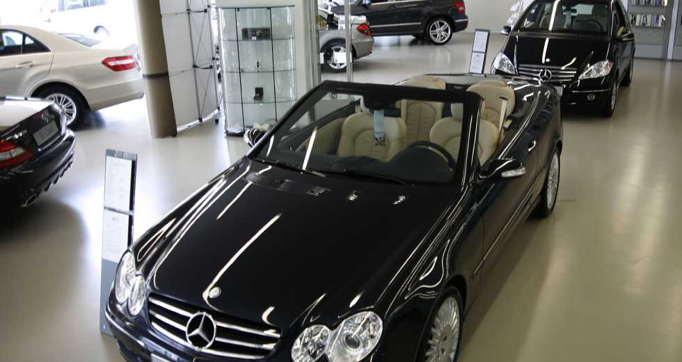 Η ΑΑΔΕ ζητά 85 εκατ. ευρώ από τη Mercedes
