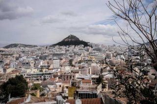 «Ψαλίδι» στα γενναιόδωρα κριτήρια περιουσίας