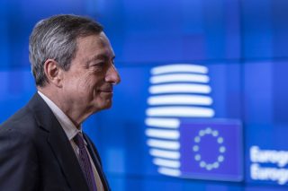 Με φθηνό χρήμα απαντά ο Ντράγκι