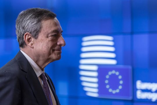 Με φθηνό χρήμα απαντά ο Ντράγκι