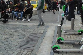 Μας έκαναν τη ζωή… ηλεκτρικό πατίνι