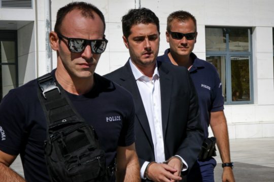 Βαριές κατηγορίες για τα πλαστά ιατρικά πιστοποιητικά