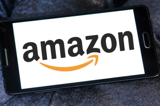 Πώς η Amazon βοηθάει το κίνημα κατά των εμβολιασμών στις ΗΠΑ