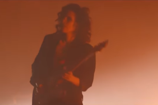 Η Anna Calvi για πρώτη φορά στην Ελλάδα σε ειδικό live session
