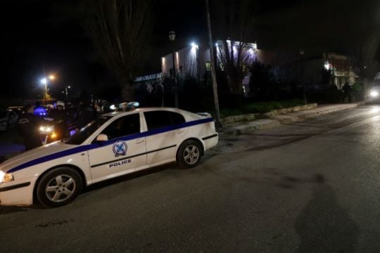 Έφοδος της αστυνομίας σε συνδέσμους του Ολυμπιακού και του Παναθηναϊκού