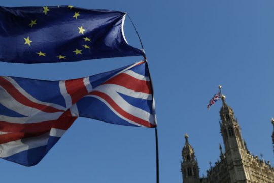 Δωροδοκία για το Brexit;