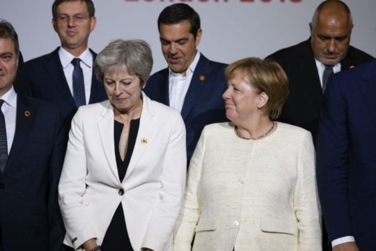 Στο επίκεντρο της συνόδου των Βρυξελλών Brexit και Κίνα