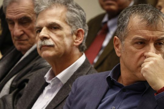 Ποτάμι εναντίον Δανέλλη που «παρακαλά για έδρα»
