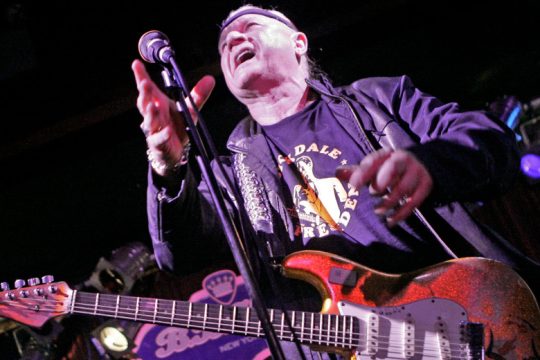 Πέθανε ο θρυλικός Dick Dale, ο άνθρωπος που έκανε παγκοσμίως γνωστή τη «Μισιρλού»