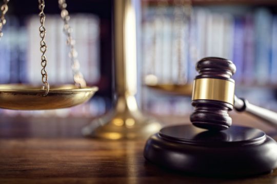 Διώξεις για τα «θαλασσοδάνεια» ΠΑΣΟΚ – Ν.Δ. ζητά η εισαγγελία