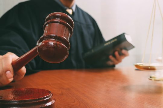 Συνεχίζεται ο γολγοθάς της καθαρίστριας από τα Ιωάννινα