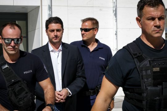 Εκβιασμούς κατήγγειλε ο Φλώρος στη δίκη Ζαφειρόπουλου