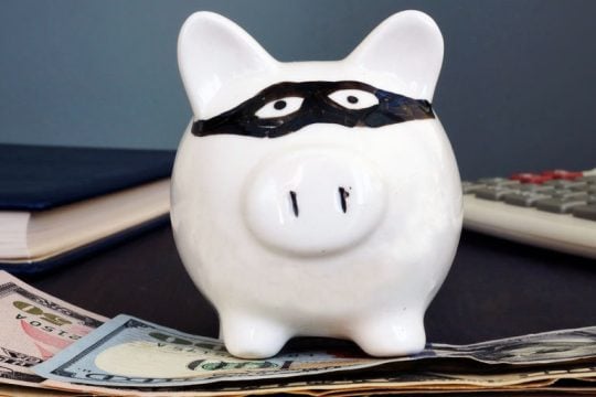 Οι «πρωταθλητές» της φοροδιαφυγής: Συνεργεία αυτοκινήτων, μεταφορές και ενοικιάσεις