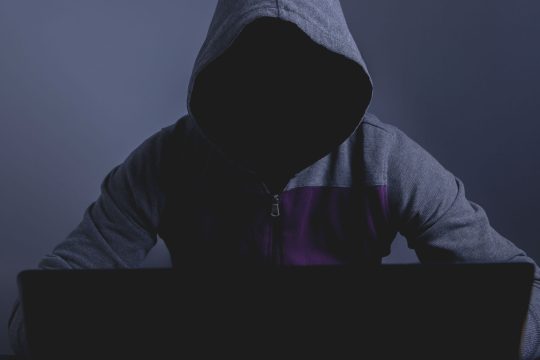 Συνελήφθη για κατοχή πληθώρας αρχείων παιδικής πορνογραφίας
