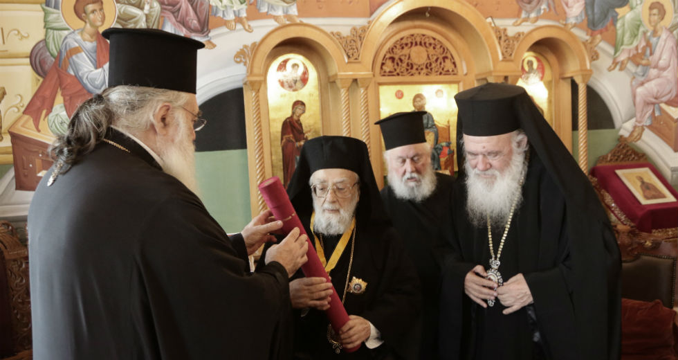 Εμμένουν στο μισθολογικό, απορρίπτουν τις συνταγματικές αλλαγές