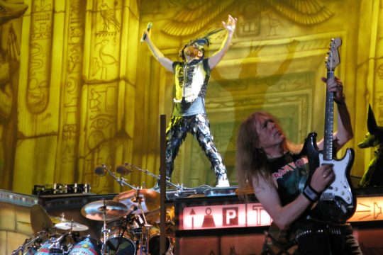 Μήνυση κατά ηλικιωμένων επειδή άκουγαν Iron Maiden στη διαπασών