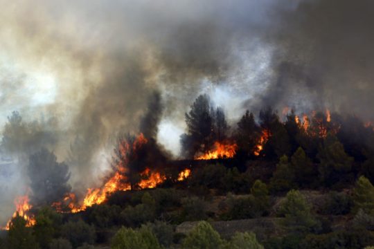 Μάχη με τις φλόγες στην βόρεια Ισπανία