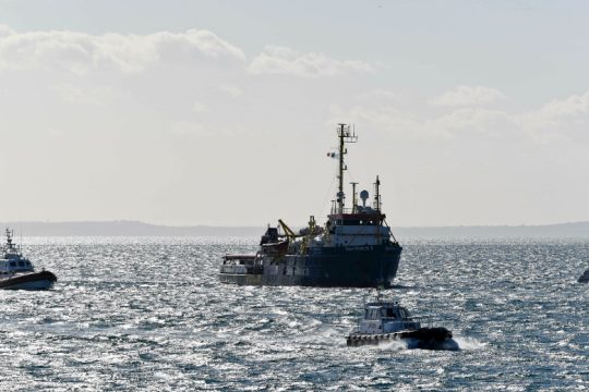 Σταματούν οι θαλάσσιες περιπολίες της επιχείρησης «Σοφία» στη Μεσόγειο