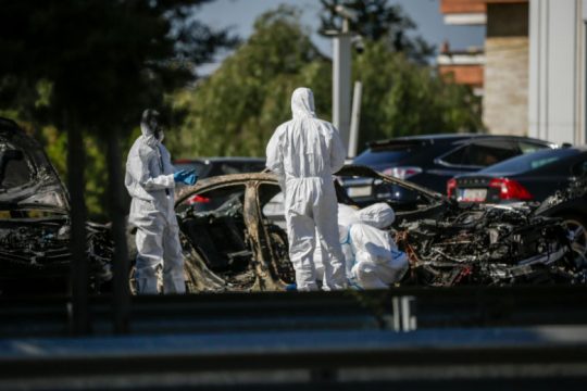 Πού εστιάζουν οι έρευνες για το «χτύπημα» με άρωμα μαφίας στη Γλυφάδα