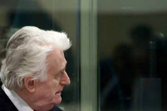 Σε ισόβια μετατράπηκε η ποινή του Ράντοβαν Κάρατζιτς