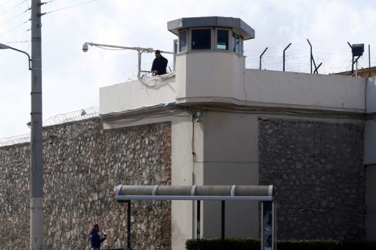 Διπλή έρευνα για την αιματηρή συμπλοκή στο ψυχιατρείο Κορυδαλλού