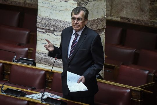 Σταθερός στις απόψεις του αλλά…