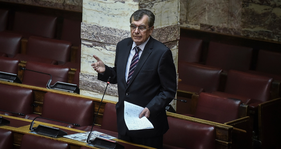 Σταθερός στις απόψεις του αλλά…