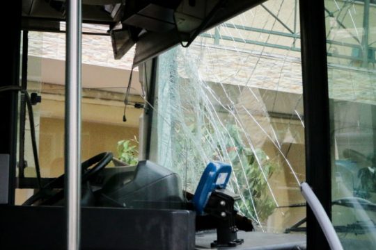 Νέες επιθέσεις κατά λεωφορείων το Σαββατοκύριακο