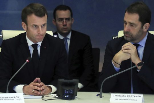 Σκέψεις Μακρόν για απαγόρευση διαδηλώσεων στα Ηλύσια Πεδία
