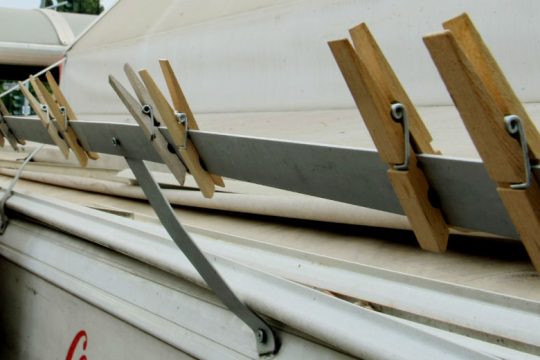 Το φασιστικό πρωτοσέλιδο του «Μακελειού» πάει Άρειο Πάγο και Βρυξέλλες