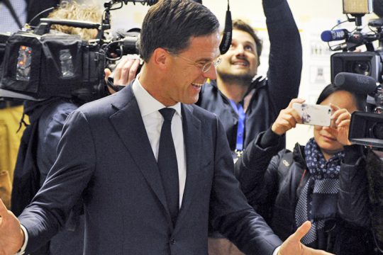 Στις μέρες του μίσους ωφελείται η Ακροδεξιά…