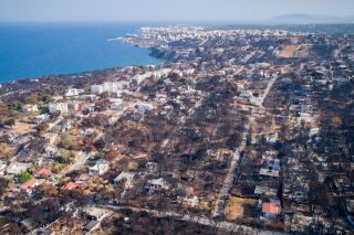 Ζητά έγγραφα για τις ενέργειες των Αρχών στο Μάτι