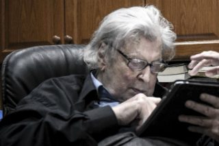Βγήκε από το νοσοκομείο ο Μίκης Θεοδωράκης