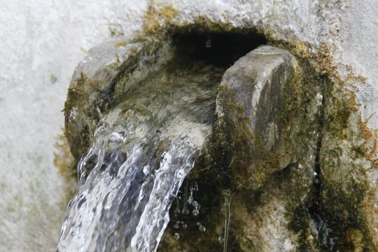 Το ιαματικό νερό των αρχαίων Ασκληπιείων της Κρήτης