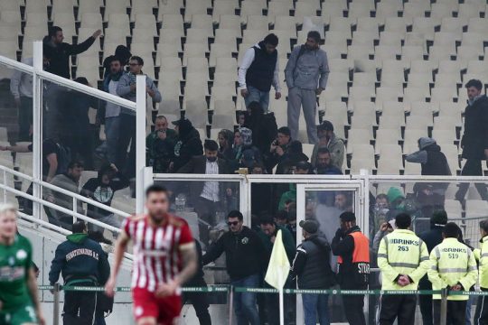 Αποδοκιμασία και ριζικές αλλαγές