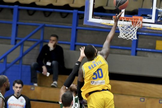 Στο Περιστέρι σταμάτησε το αήττητο σερί του Παναθηναϊκού