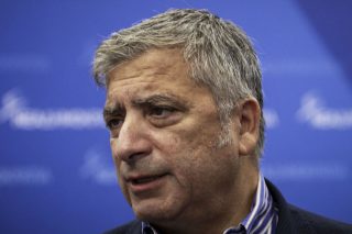 Αλλα λέει το κόμμα, άλλα λέει… η καρδιά