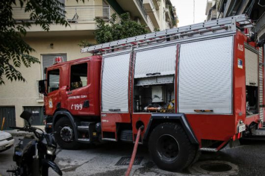 Πυροσβέστης σκοτώθηκε σε κατάσβεση πυρκαγιάς 