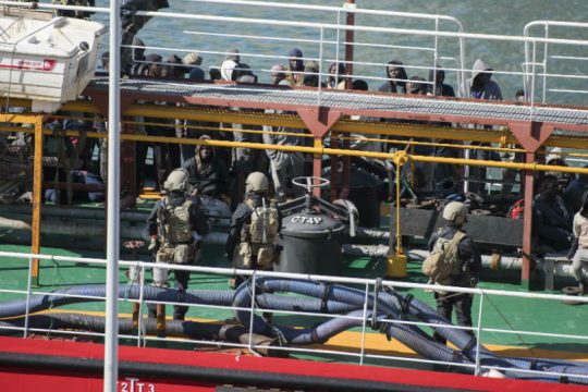 Στη Μάλτα το πλοίο που είχαν «καταλάβει» μετανάστες