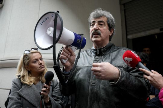 Ο Πολάκης «τρολάρει» τον πρόεδρο της ΠΟΕΔΗΝ